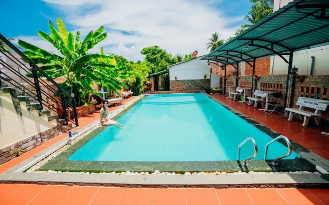 Be Home 3 Hostel and Bungalow