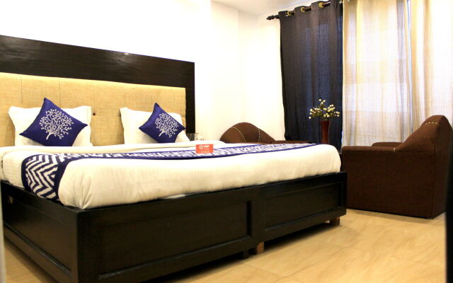 OYO 899 Dwaper Hotel