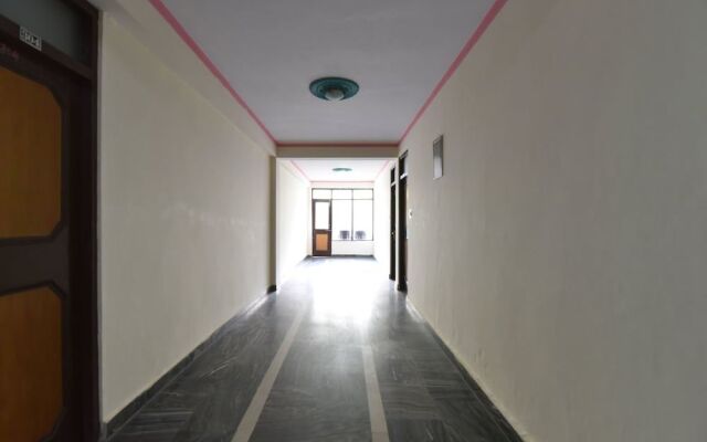 OYO 13387 Hotel Kartik