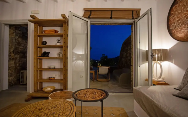 Nur Mykonian Suites