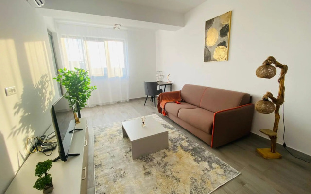 SOHO Apartment - City View with Rooftop Garden