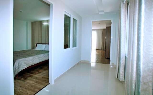 White Swan Apartment