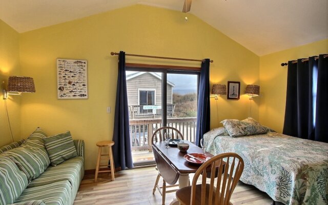 12 Beach Fantasy Studio Bedroom Condo by RedAwning