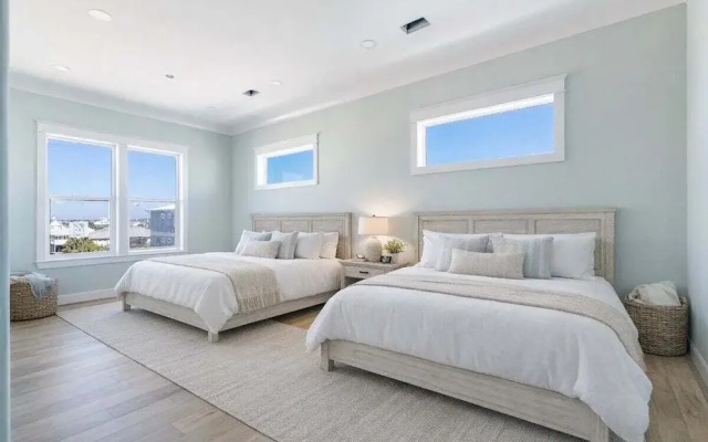 The Grand Pearl 11 Bedroom Home
