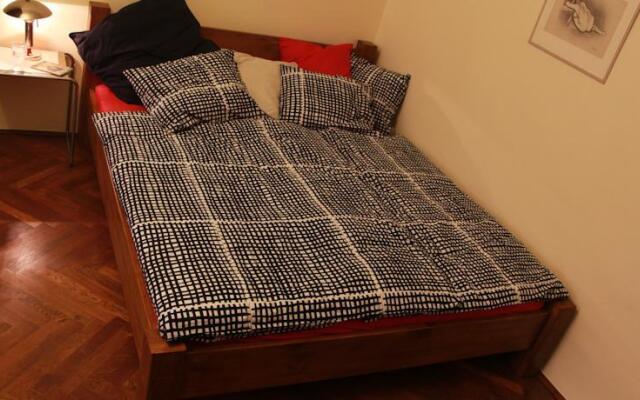 Retro Flat Apartment