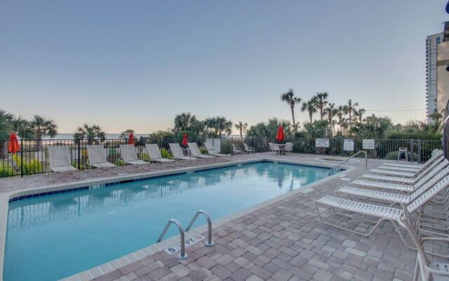 Oceanview condo Steps to the beach