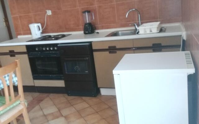 Apartment With 2 Bedrooms in Baška Voda, With Enclosed Garden and Wifi