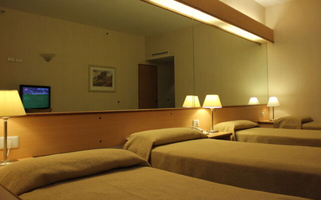 Hotel Aeroparque Inn & Suites