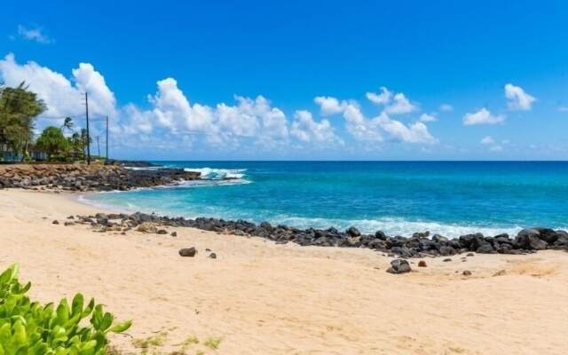 Hale Kahana'lu 2 Bedroom Condo by RedAwning