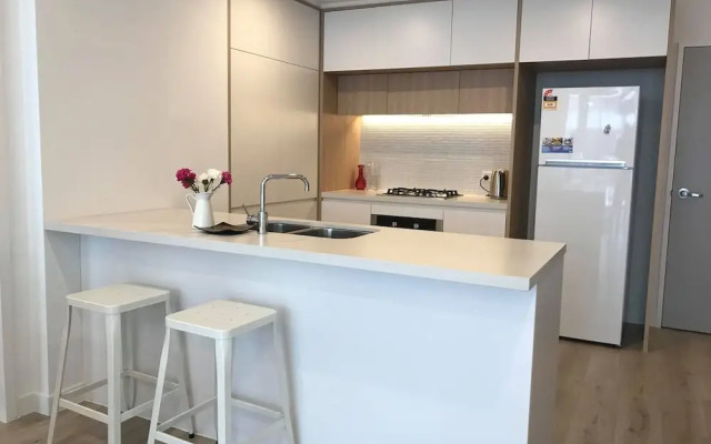 NEW 2bed2bath Walk to Penrith Station Npe081