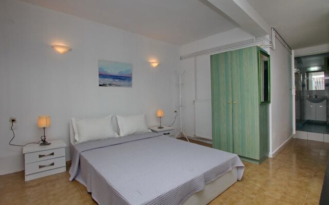 Cherry Cottage in Skopelos