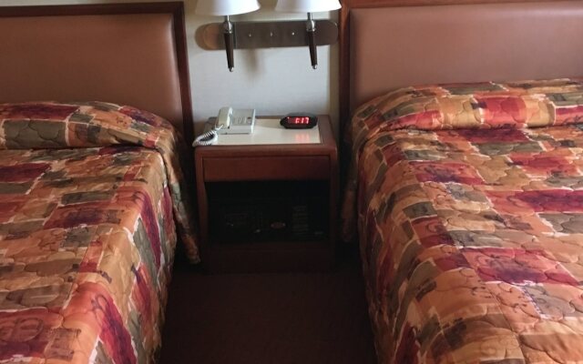 Metro Plaza Hotel