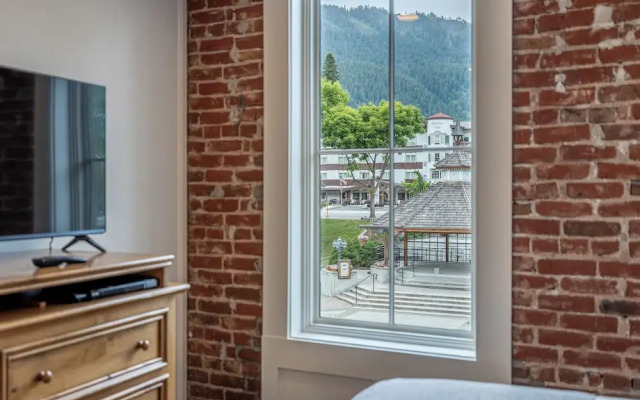 Bavarian Lodge Suites