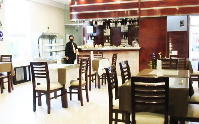 Aura Hotel