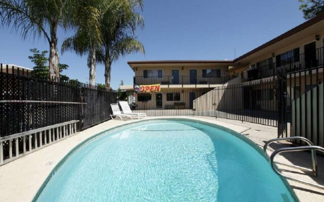 Americas Best Value Inn Visalia