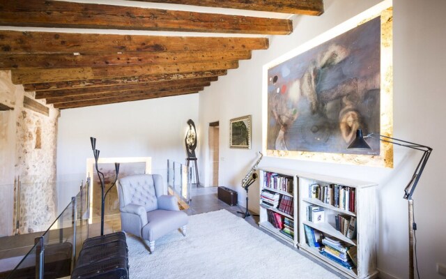 Residence by G Sa Caiassa