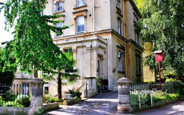 Victoria Square Hotel