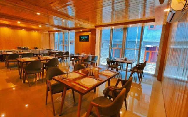 New Vistas Inn - Five Star Luxury Hotel Near Mall Road Manali