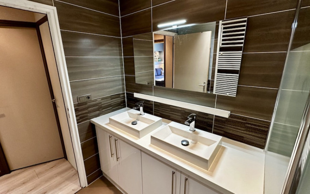 2-bedroom Valley View Duplex