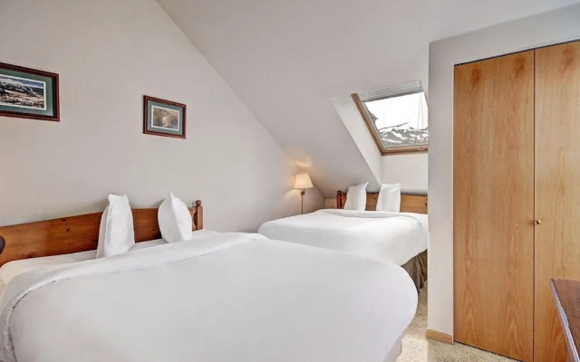 River Mtn Lodge W219