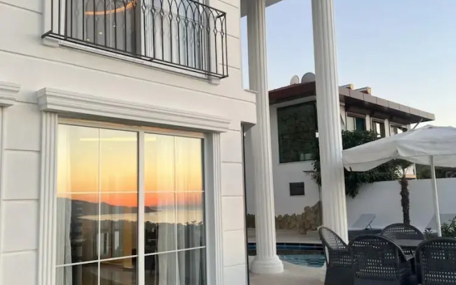 Amazing House With Private Pool in Antalya