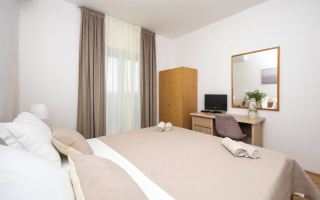 Double bed Room With Private Bathroom and Balcony