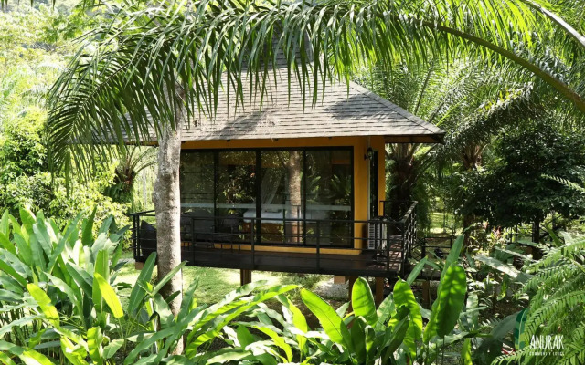 Anurak Community Lodge