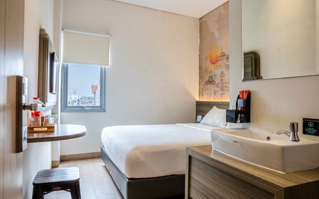 Hotel 88 Alun Alun – Guest Rooms – Bandung