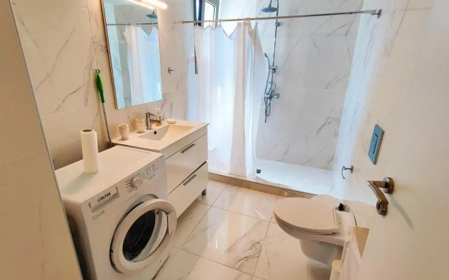 WSD Luxury Bright 2BD Apt with Sea view Balcony