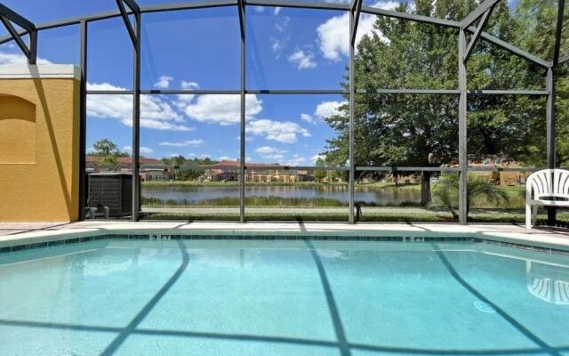 Villa Azul 4 Bedroom Townhouse by RedAwning