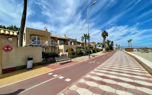 Belvilla by OYO Residencial Hibiscus 405