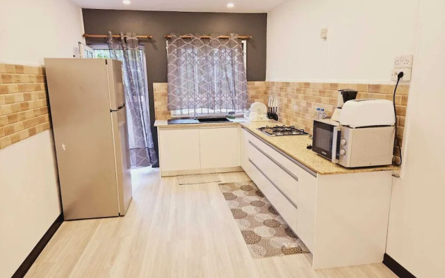 Captivating 3-bed Apartment in Flic en Flac