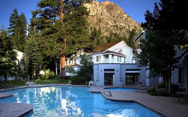 Squaw Valley Lodge