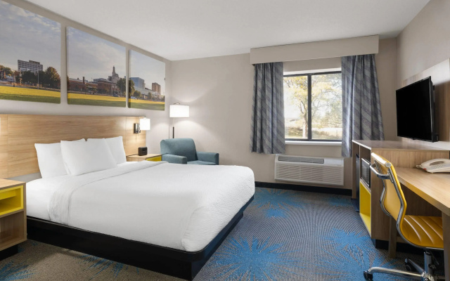 Days Inn By Wyndham Davenport