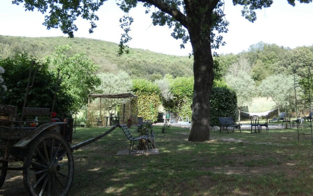 Scappo In Umbria, La Escondida