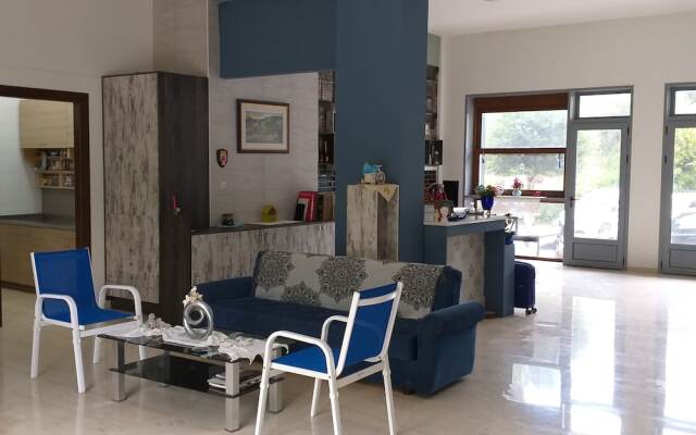 Alexiou Apartments Blue