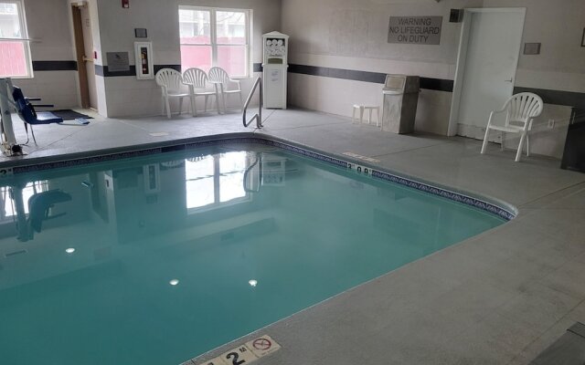 Country Inn & Suites By Carlson McDonough