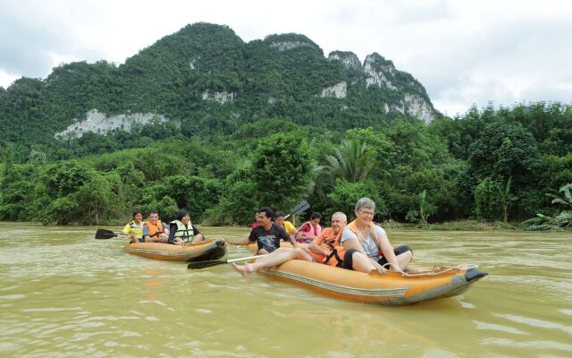 Anurak Community Lodge