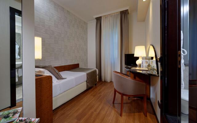 Best Western Hotel City — Milano Centro Hotel