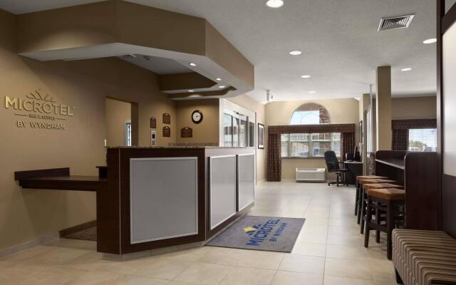 Microtel Inn & Suites by Wyndham St Clairsville/Wheeling