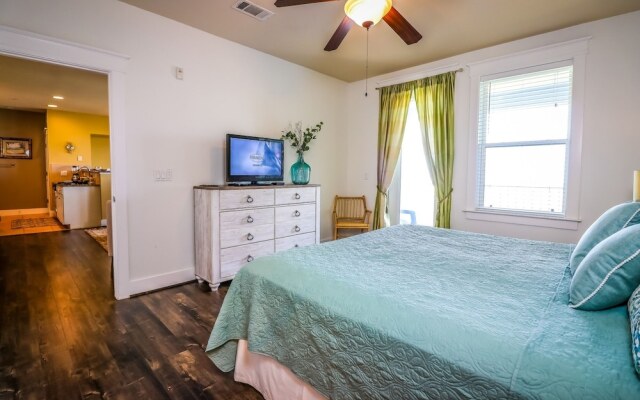 Pelican Pointe 2 Bedroom Condo