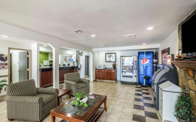 Studio 6 Tulsa Fairgrounds