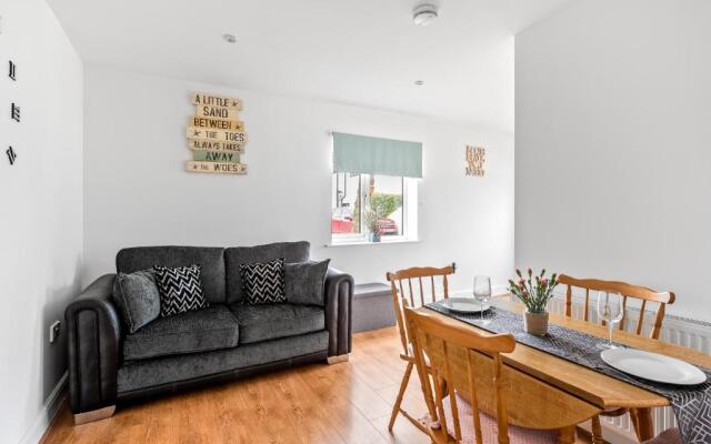 Number 1 Lytton Tree Lodge