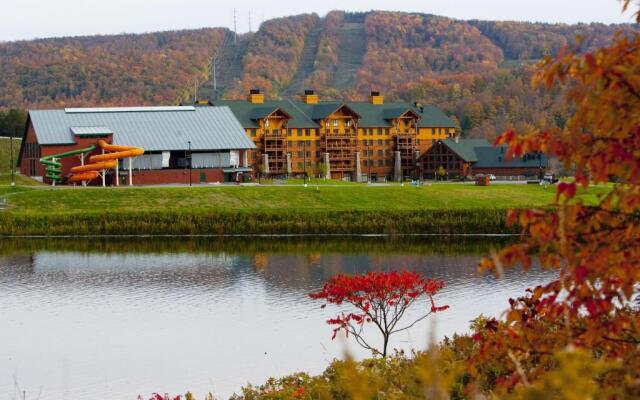 Hope Lake Lodge & Indoor Waterpark