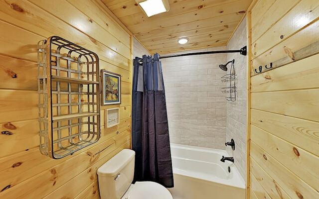 Lakpow45 3 Bedroom Cabin