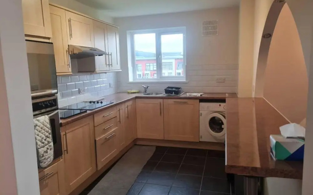 Beautiful 3-bed Apartment in Swansea