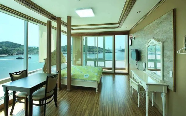 Yeosu Beach Pension