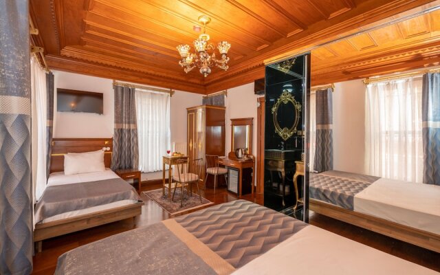 Valeria Antique 1892 Sultanahmet