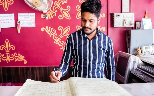 Oyo Flagship Rpr269 Hotel Shubham Palace