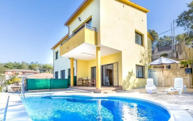 Camelia in Llafranc With 4 Bedrooms and 3 Bathrooms